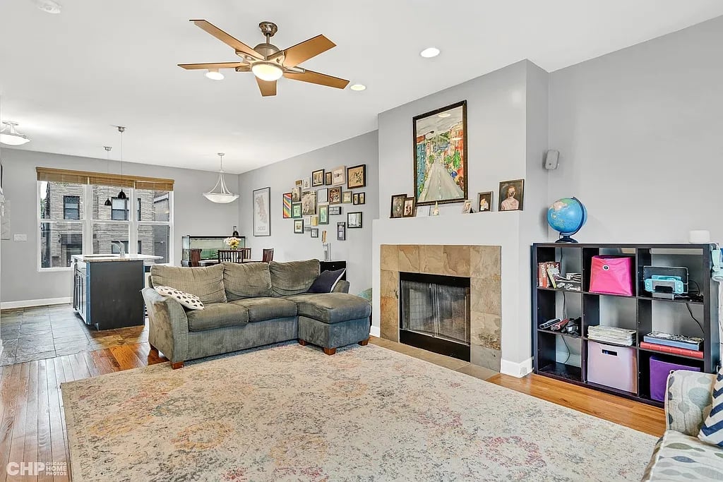 555 N Artesian Ave APT A