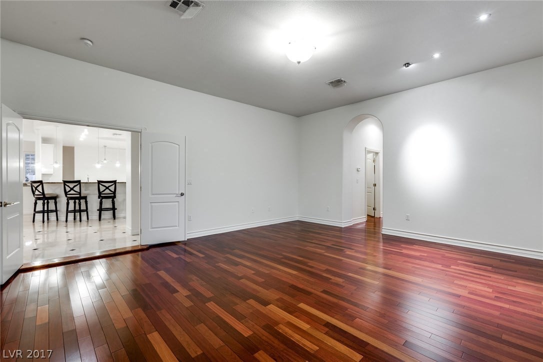 2004 Grand Island Ct