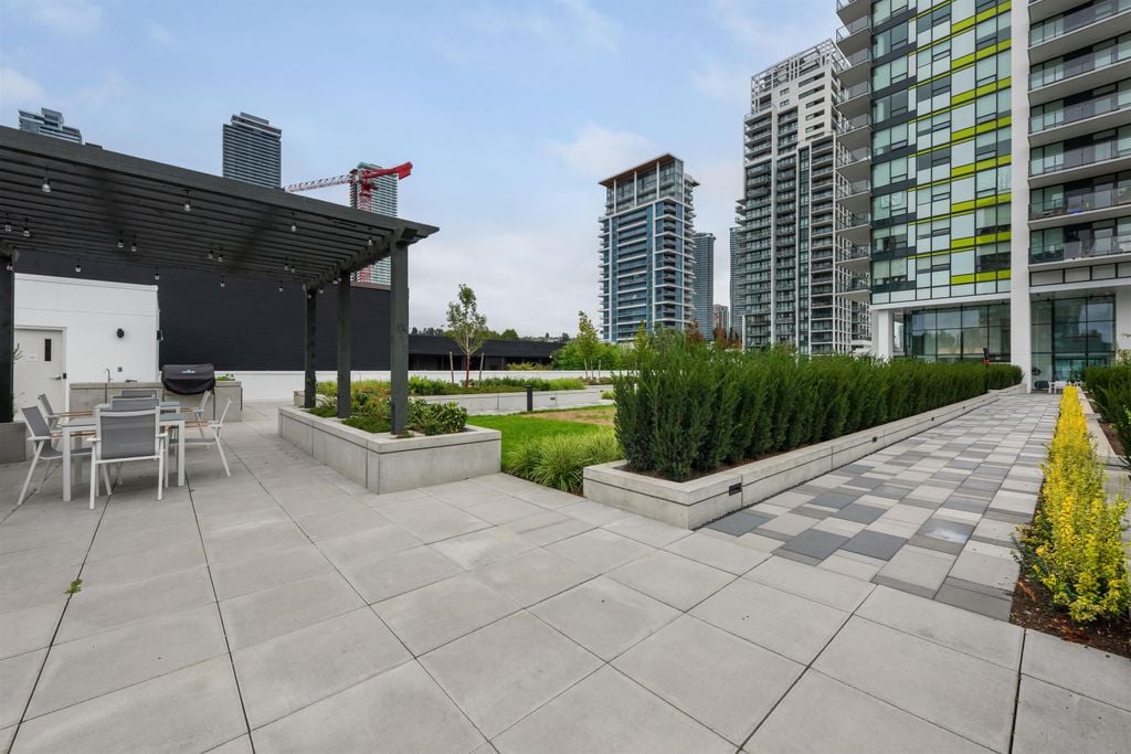2425 Alpha Ave, #307