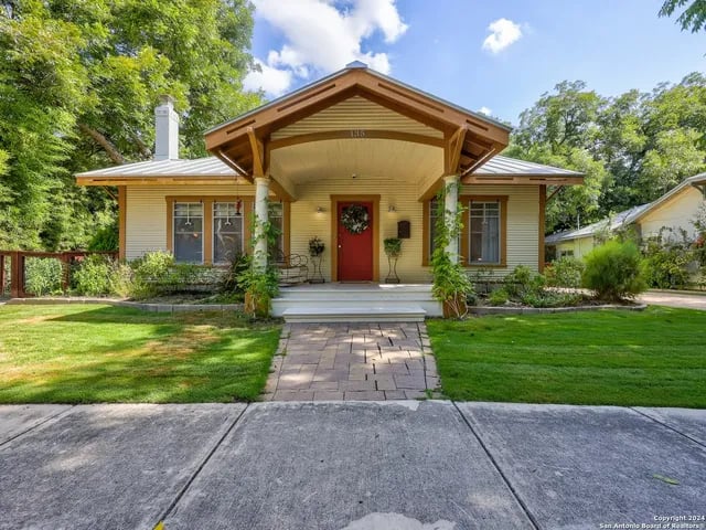 135 Magnolia Dr