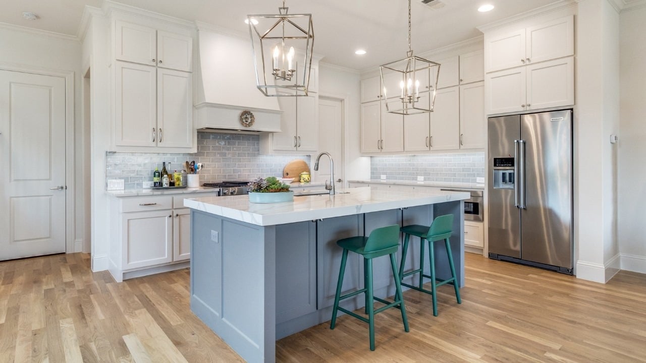  Beautifully Updated, Newer Build Home near Bird Streets, Dallas, TX