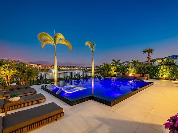 12269 Waterstone Cir