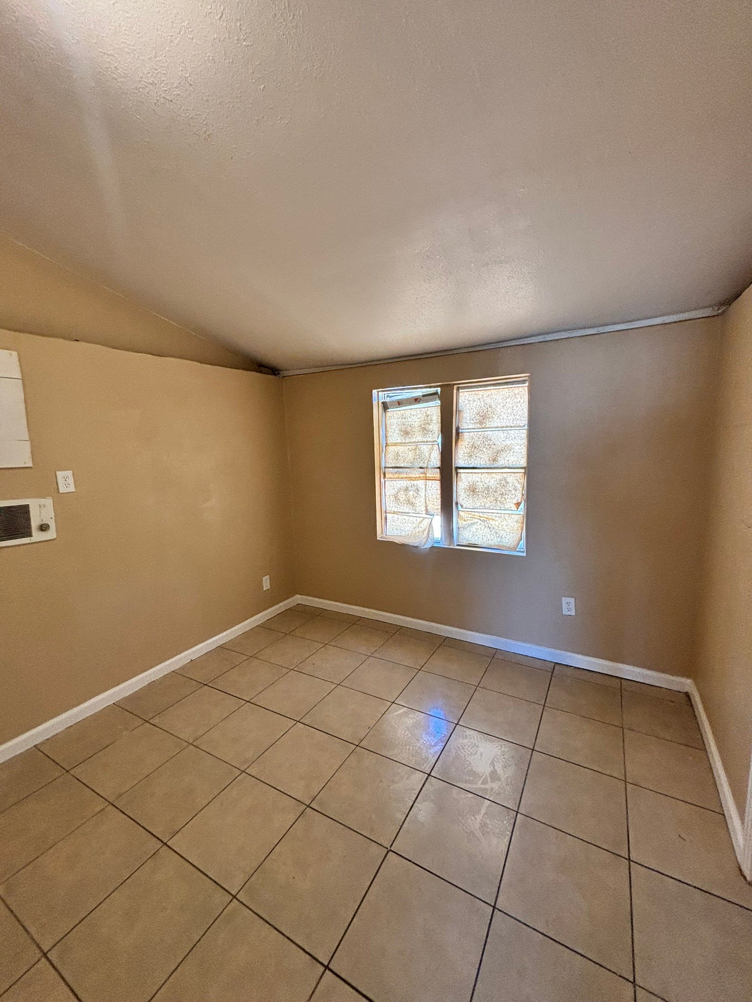 1122 Laurel Ave Las Vegas, NV 89104