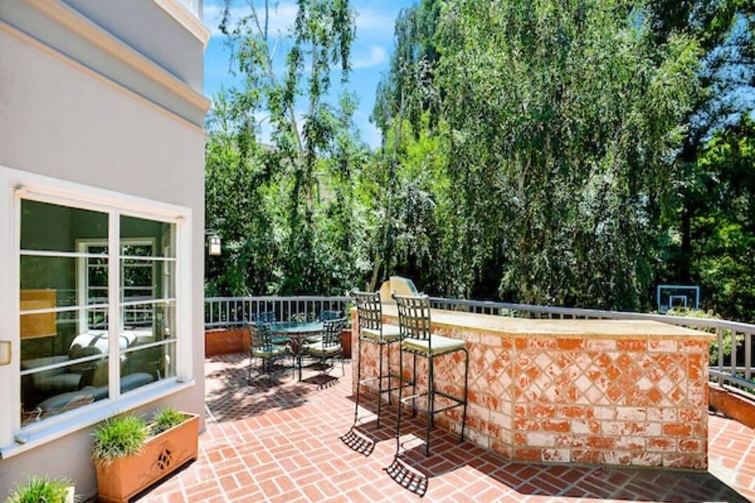 Ridge Oasis