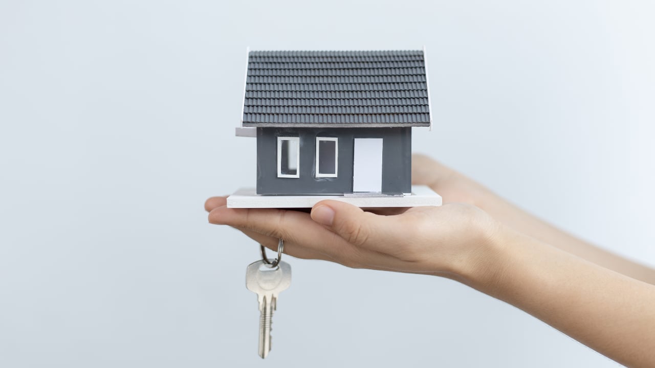  How to Sell Your Home While Buying a New One: Navigating the "Contingency" Dance