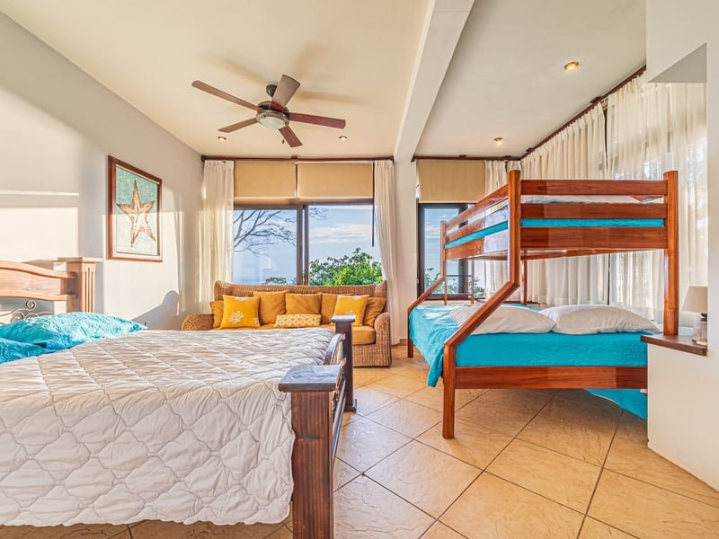 Villa Pacifica: Luxury Oceanview Retreat Steps from the Beach