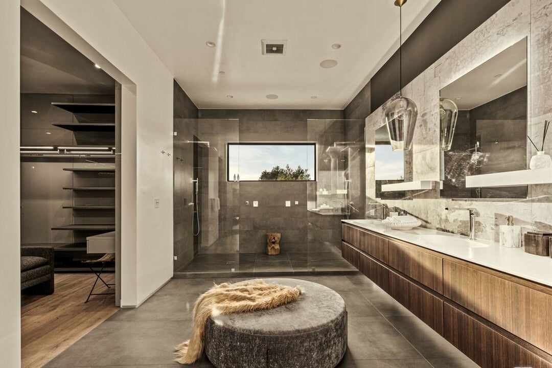 Aria Vista, Stradella Rd, 90077