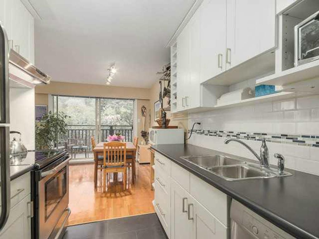 555 W 28th St, #1105