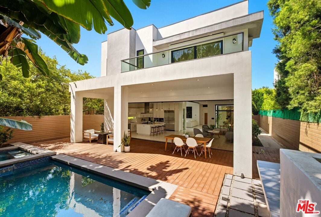 N Crescent Heights Blvd, 90046