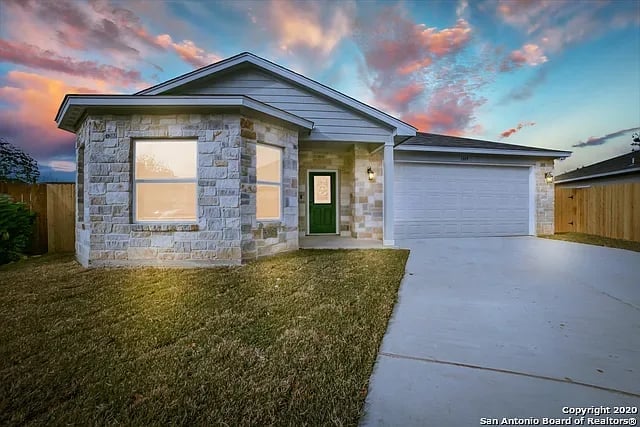 1307 Ricks Cir