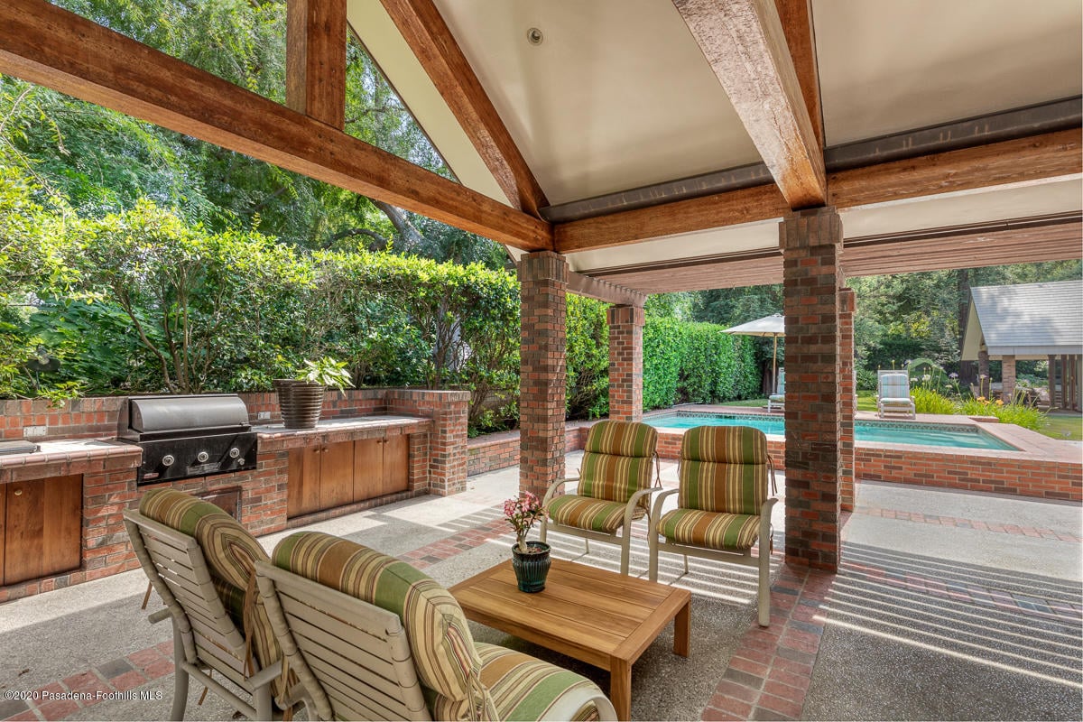 155 S San Rafael Ave