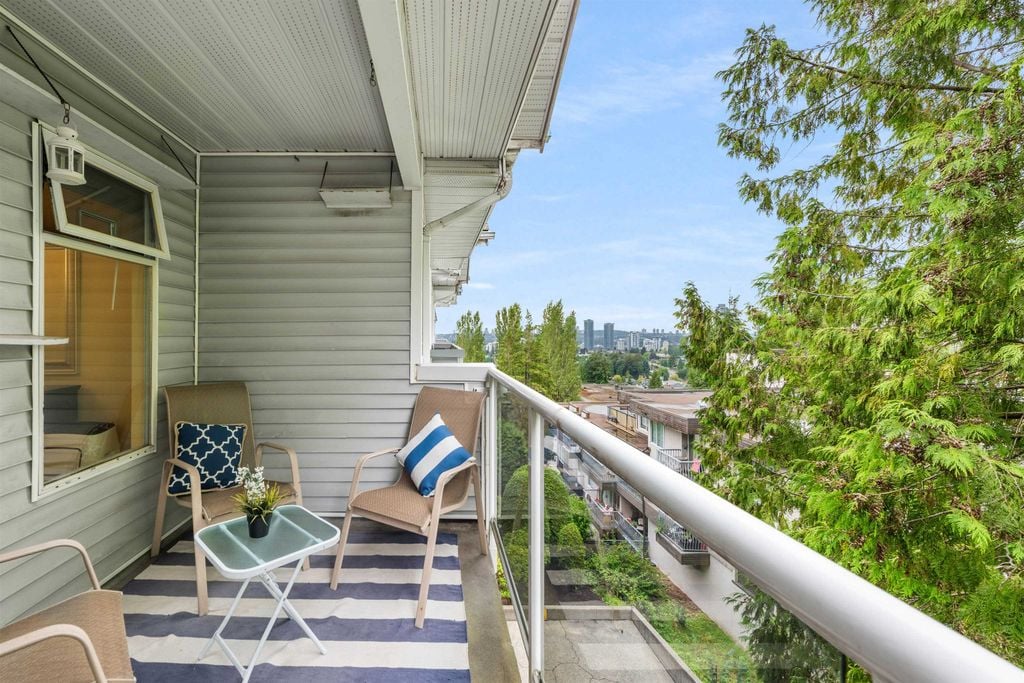 5335 Hastings St, #401