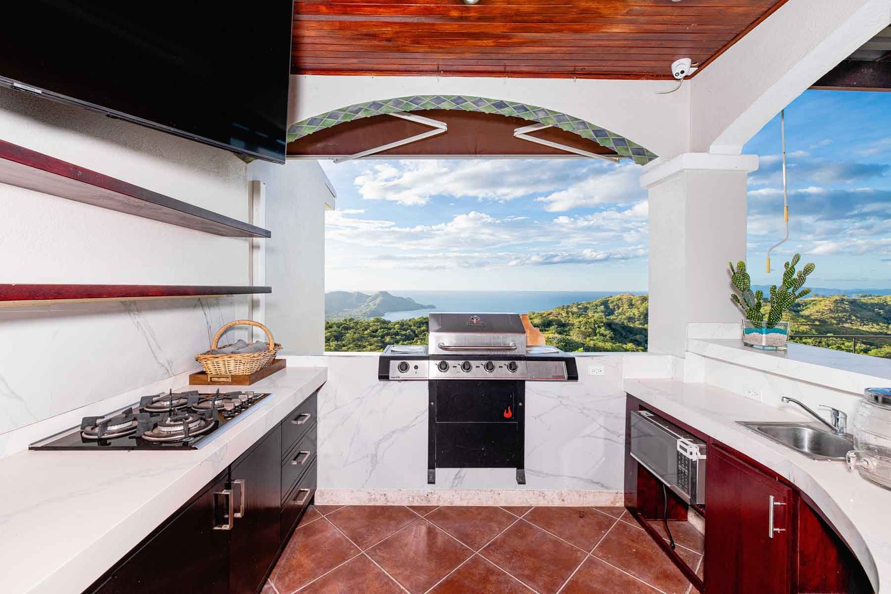 Casa Vista de Paraíso | Panoramic Ocean & Volcano Views in Exclusive Lomas del Mar