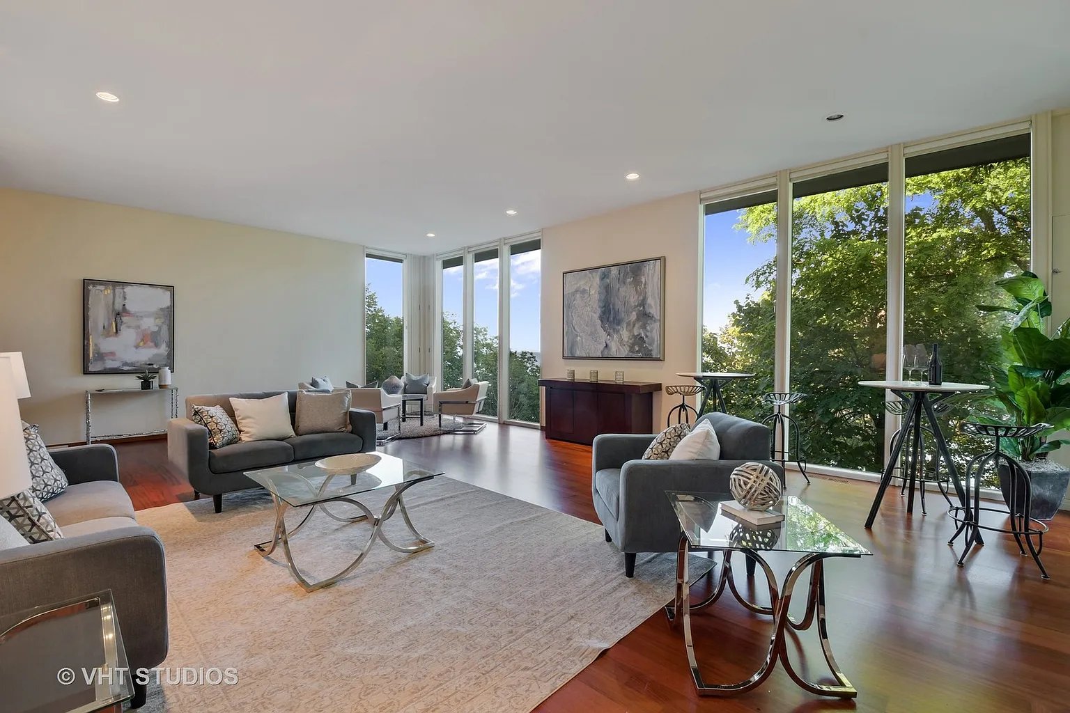 30 Estate Dr