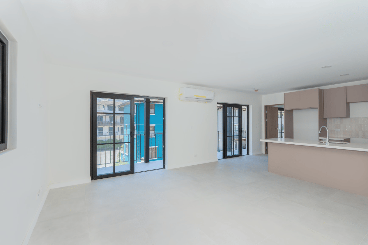 291021 La Rambla | Urban-Style 1-Bedroom Residence in La Rambla – $250,000