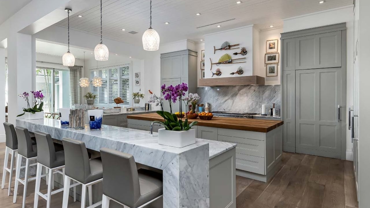 5 Oceans Beachfront Estate