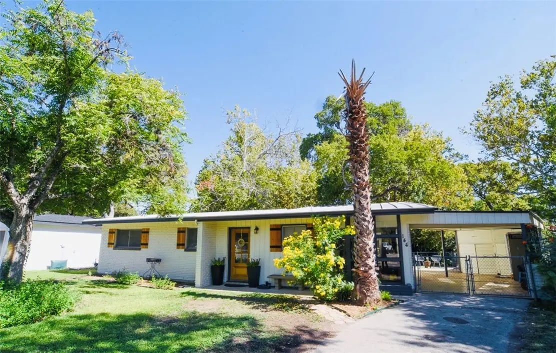 144 Trelawney St