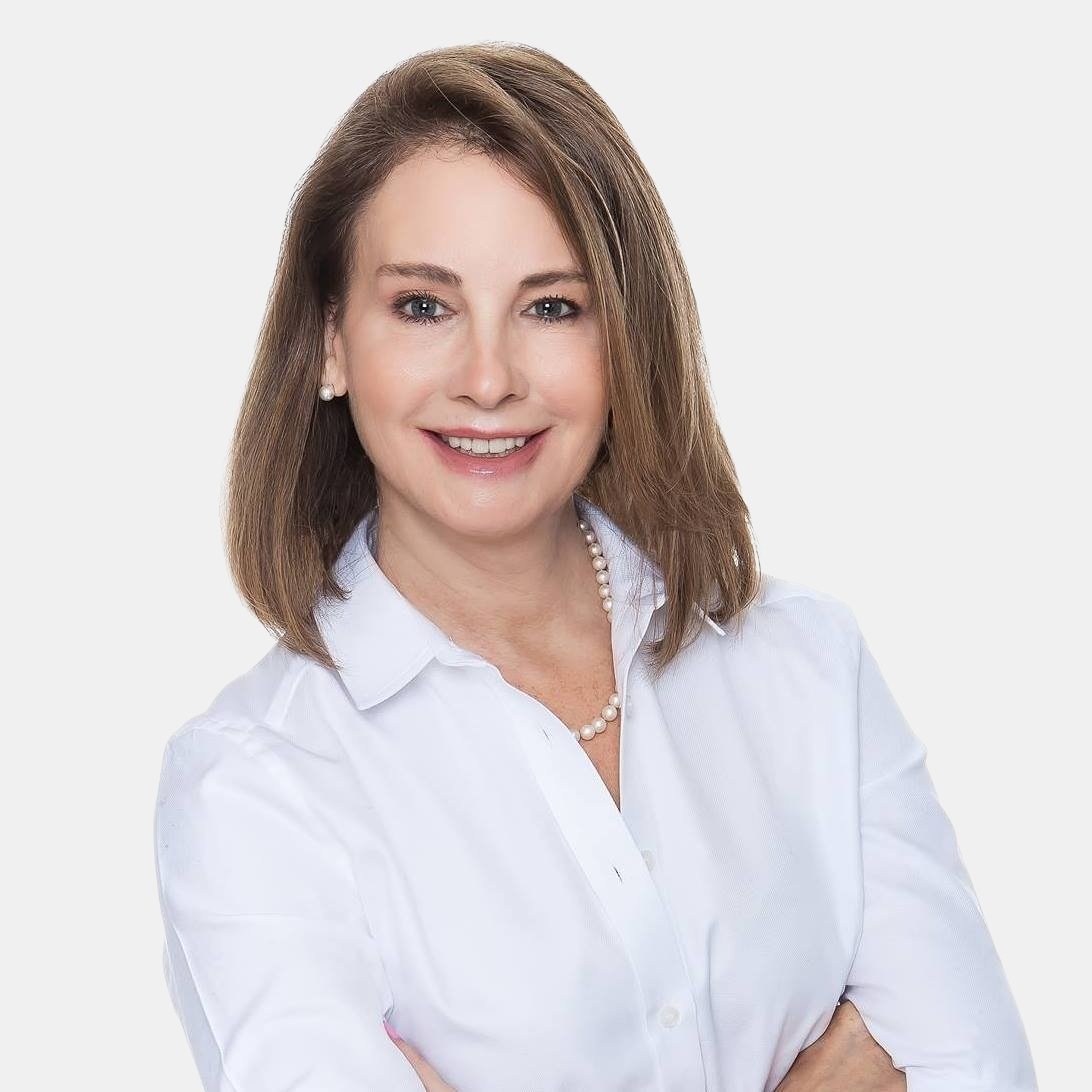 Heidi Hartmann Princeton, NJ Real Estate Agent Headshot