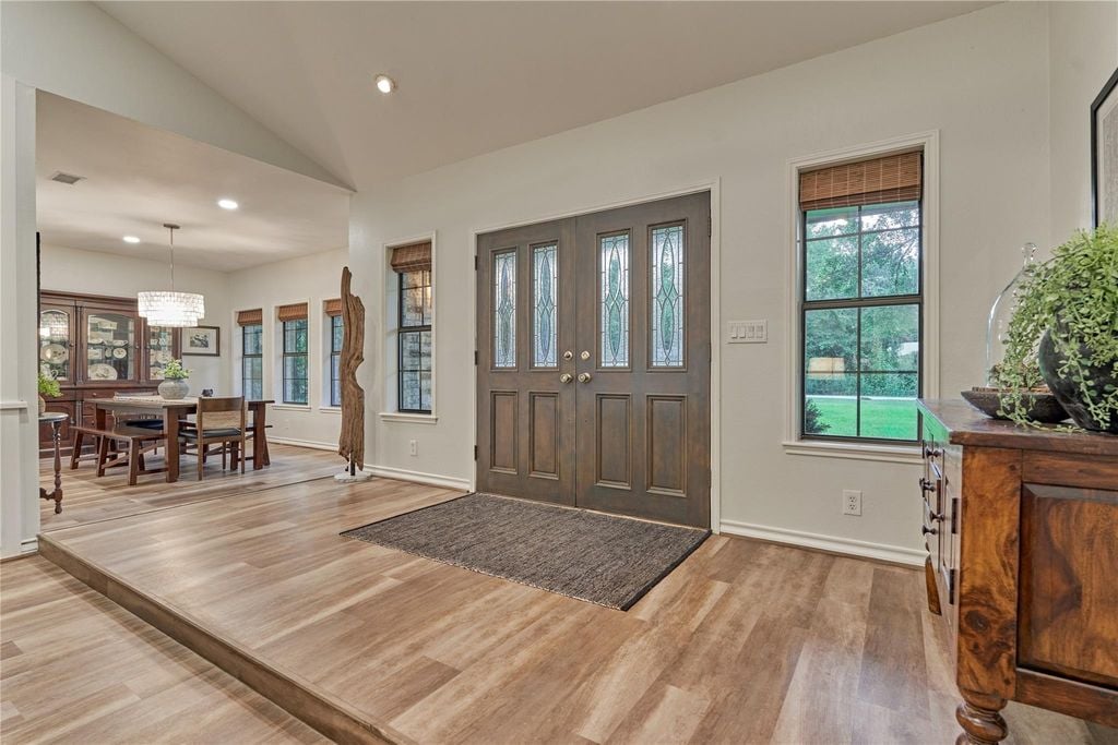 15152 Paradise View Dr