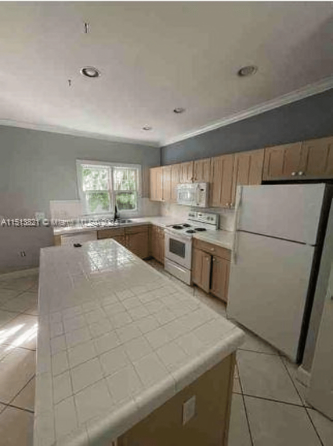 218 Golf Club Dr