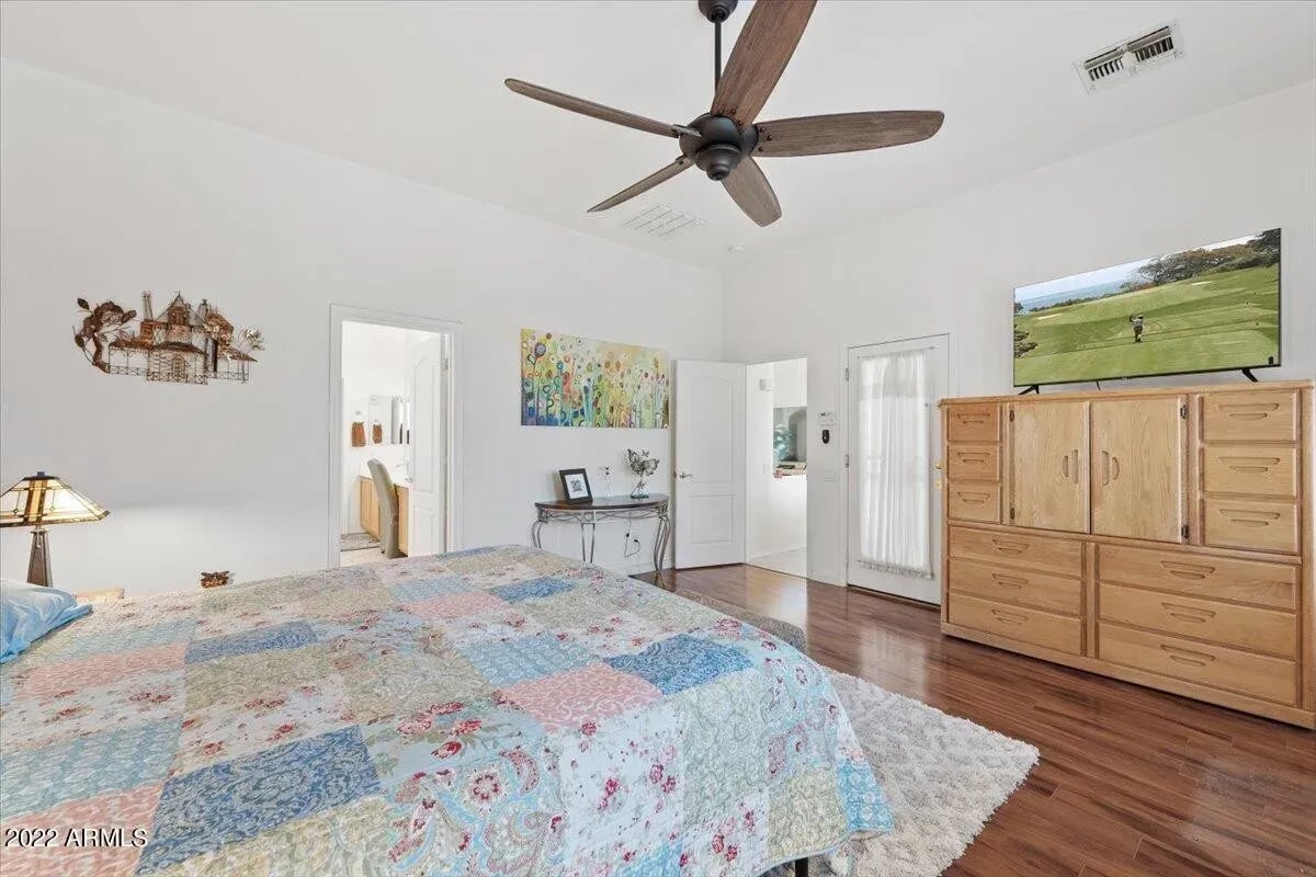 8256 S BLUFF SPRINGS Ct