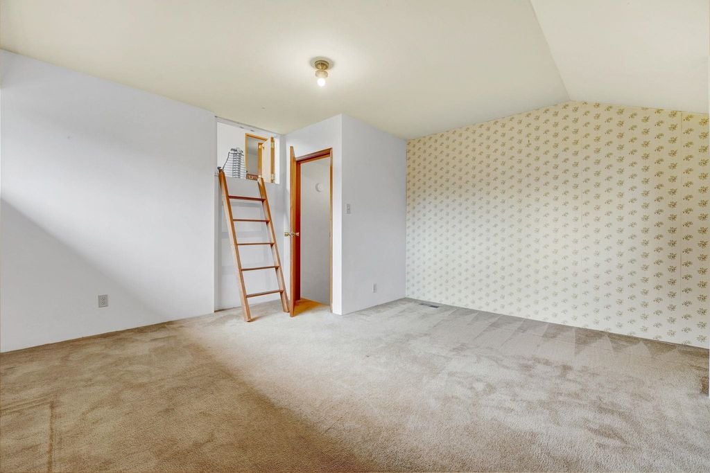 571 Glenross Rd