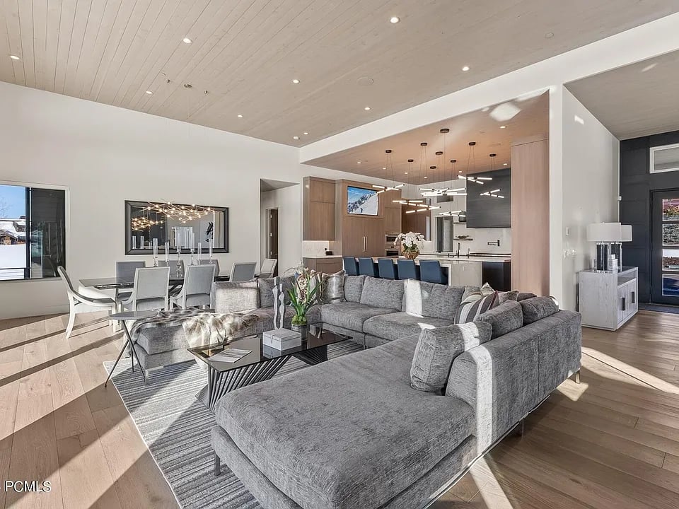 3134 Saddleback Ridge Dr