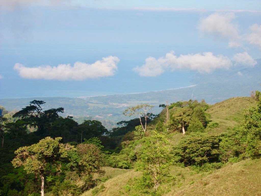 Los Cerritos Farm – 6.4 Acres of Ocean & Mountain Serenity