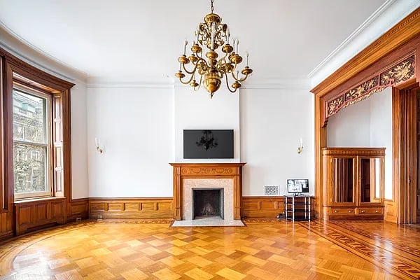 37 West 74th Street