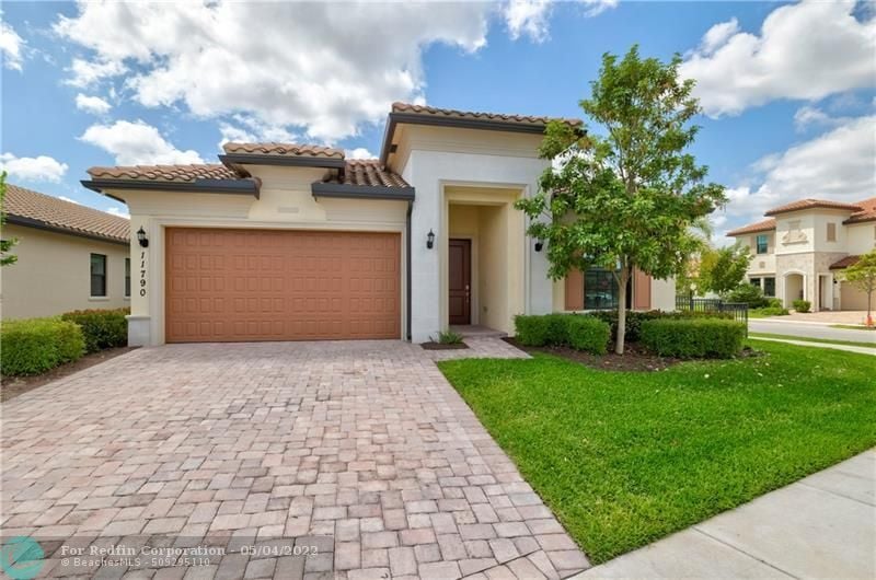 11790 Waters Edge Ct