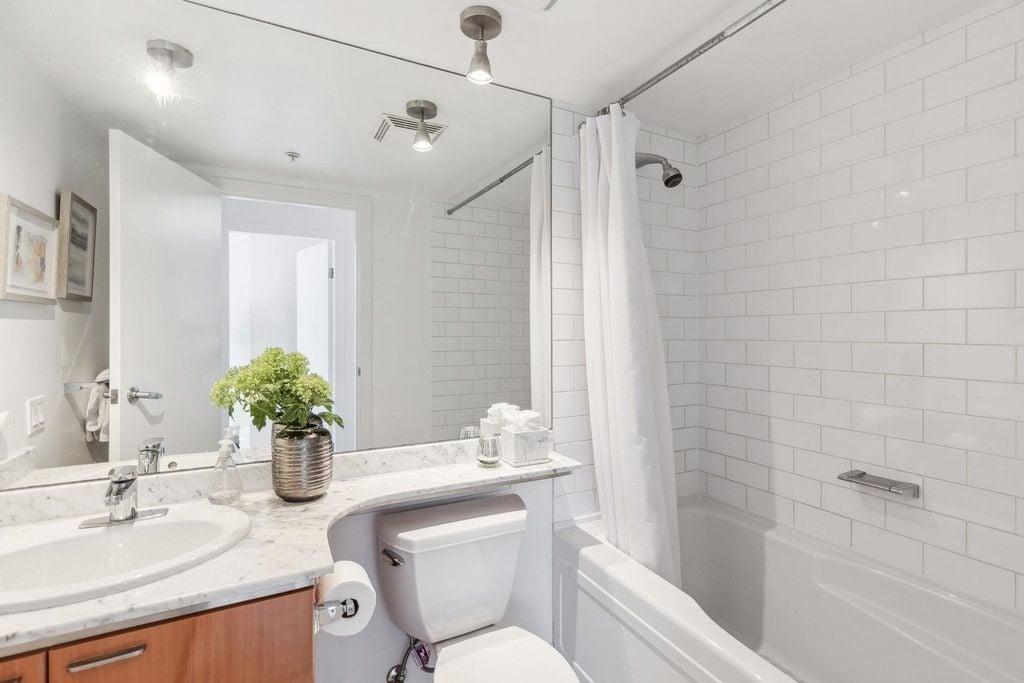 1288 W Georgia St, #1202