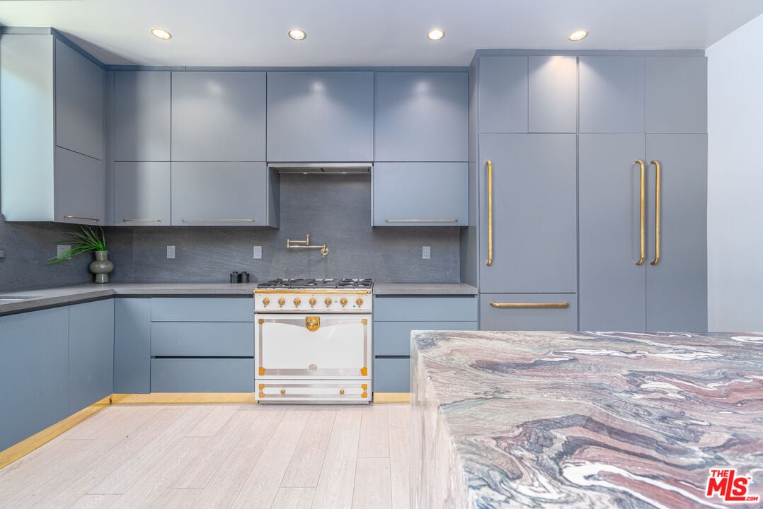 Meridian Reserve, Franklin Ave, 90046