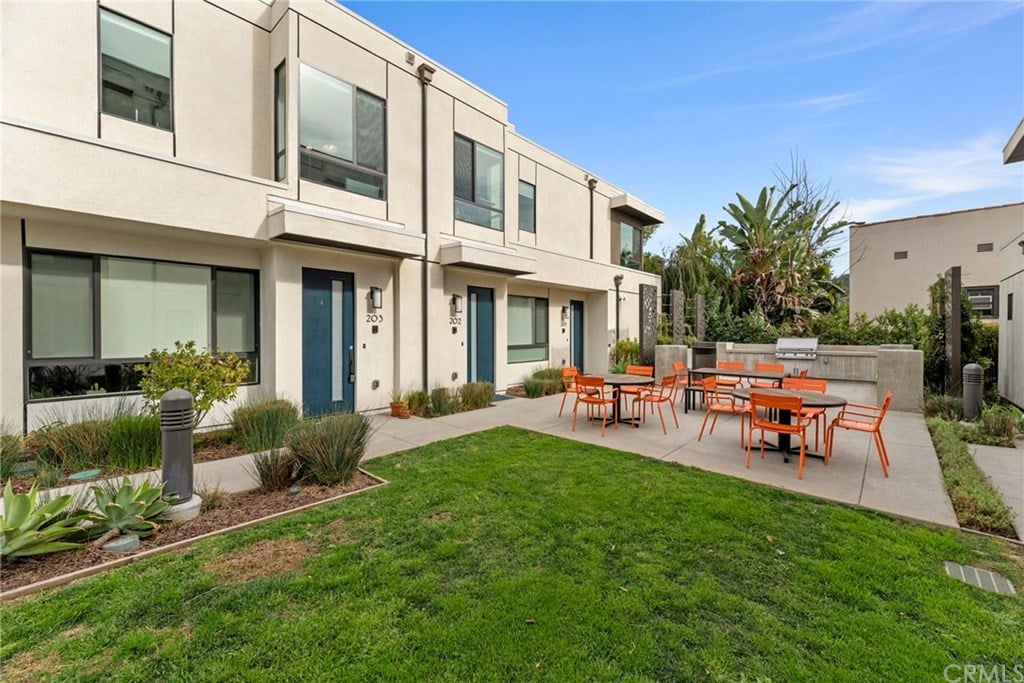 118 S Avenue 50, Unit 203