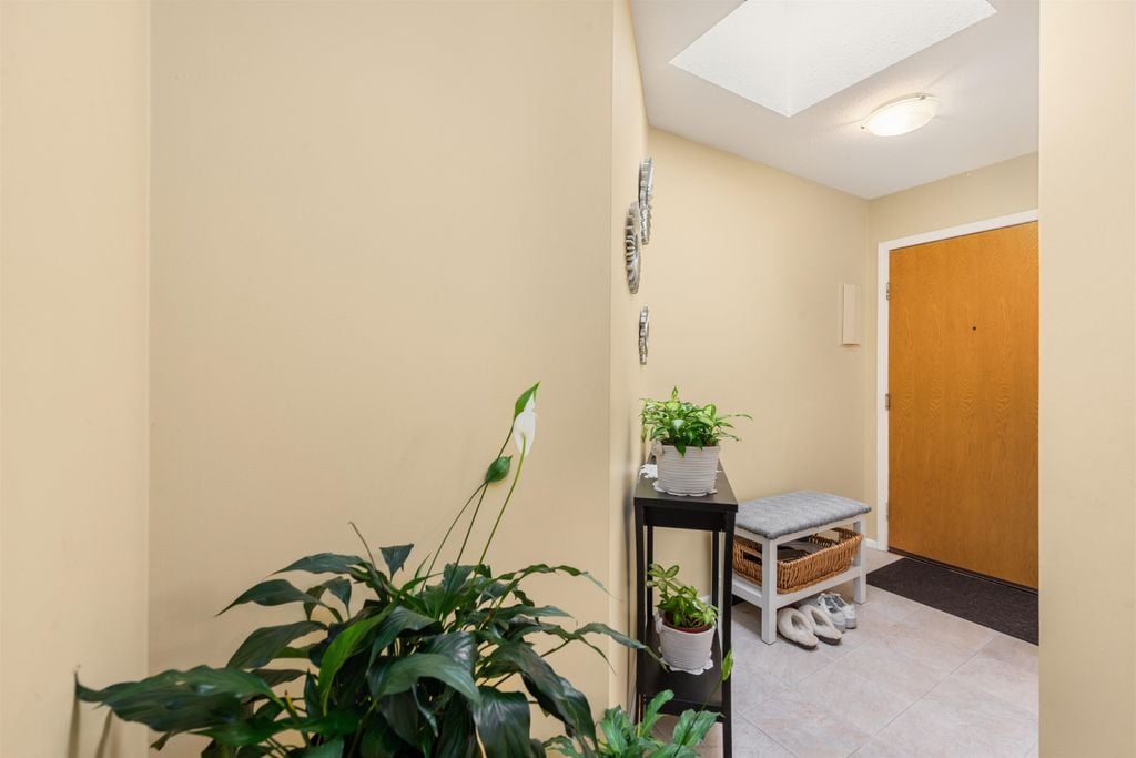 5335 Hastings St, #401