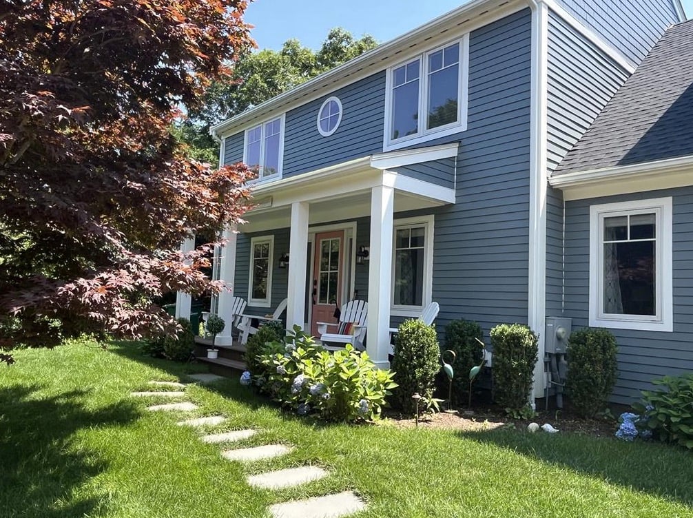 6 Schoolhouse Ln