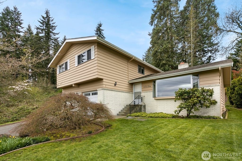 2329 B NE 123rd Street