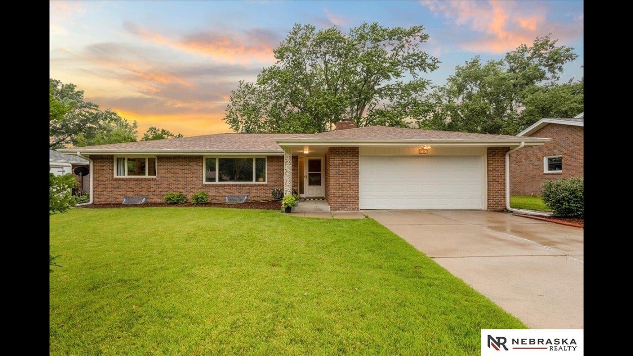 731 Driftwood Drive | Lincoln Real Estate