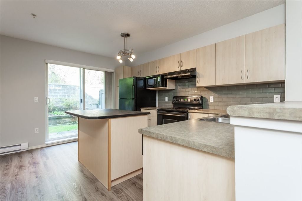 6747 203 St, #157