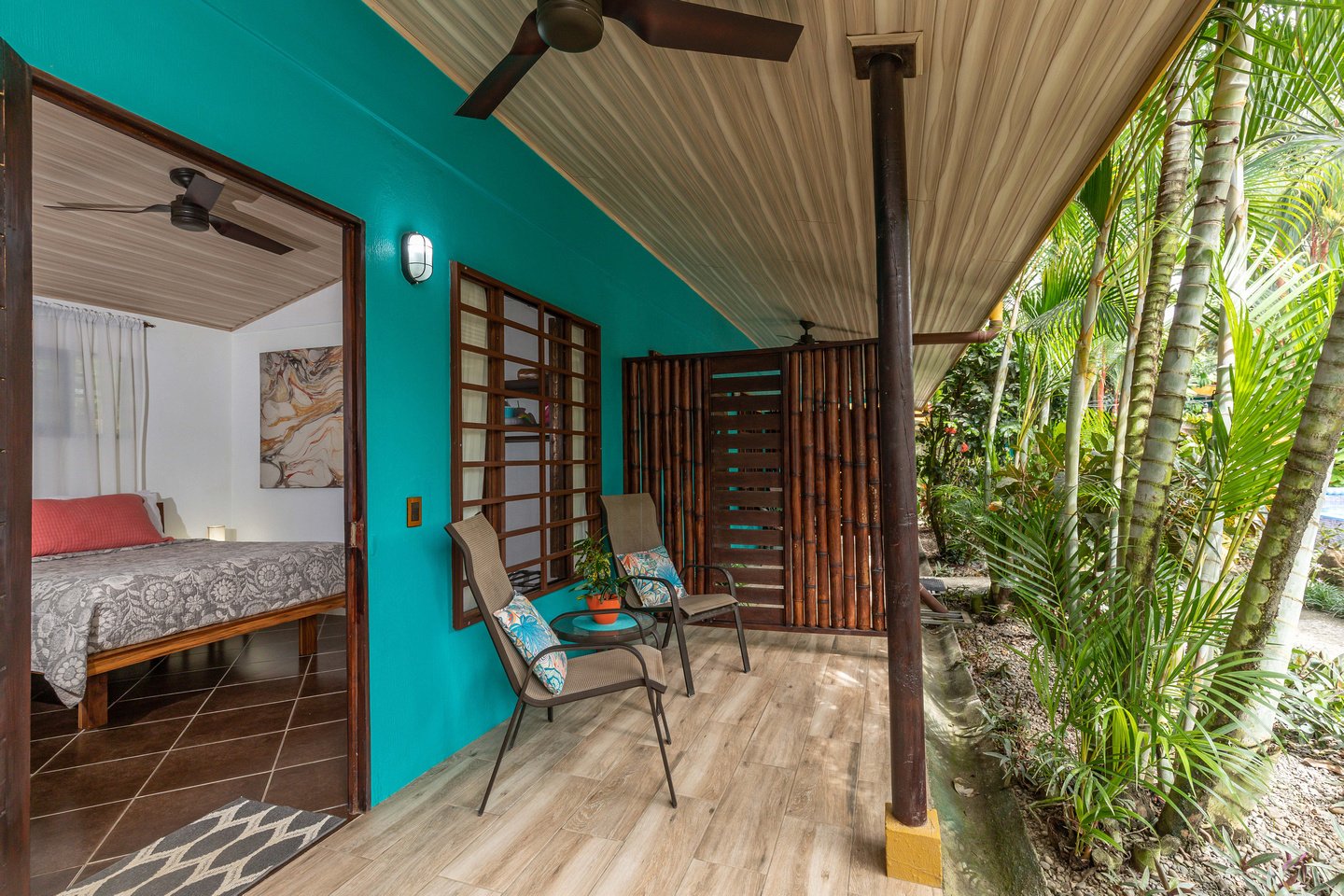 SUCCESSFUL BOUTIQUE HOTEL WITH OWNER’S HOME BY THE BEACH IN UVITA