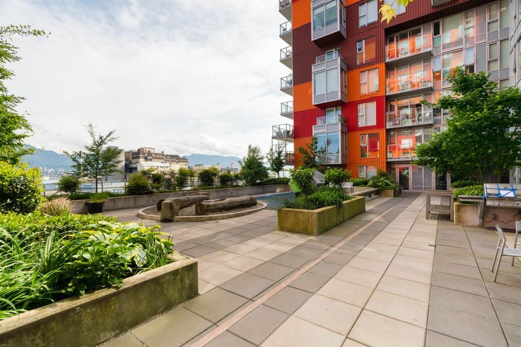 933 E Hastings St, #716