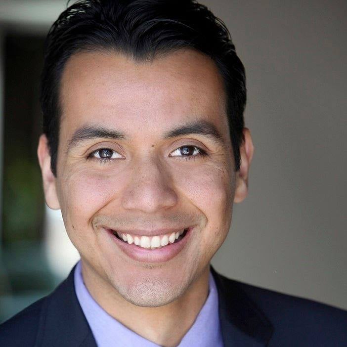 Robert Ramos Sherman Oaks, CA Real Estate Agent Headshot 