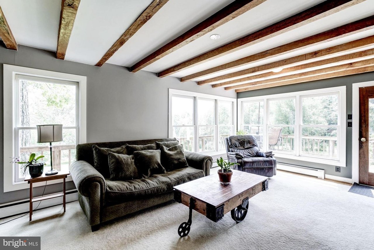 42165 Black Walnut Ln