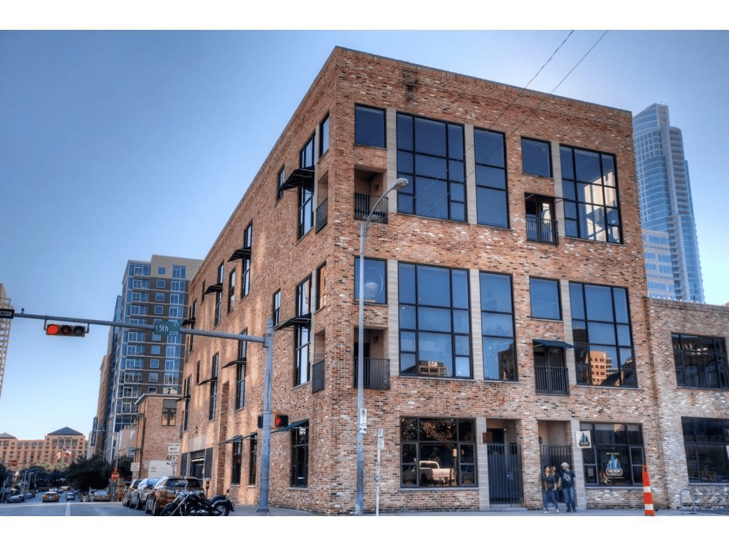 411 Brazos St 201