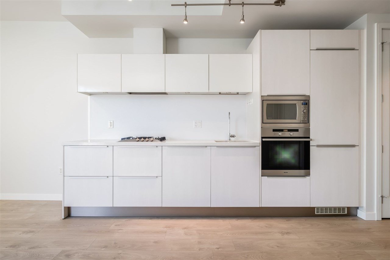 181 W 1st Ave, #911