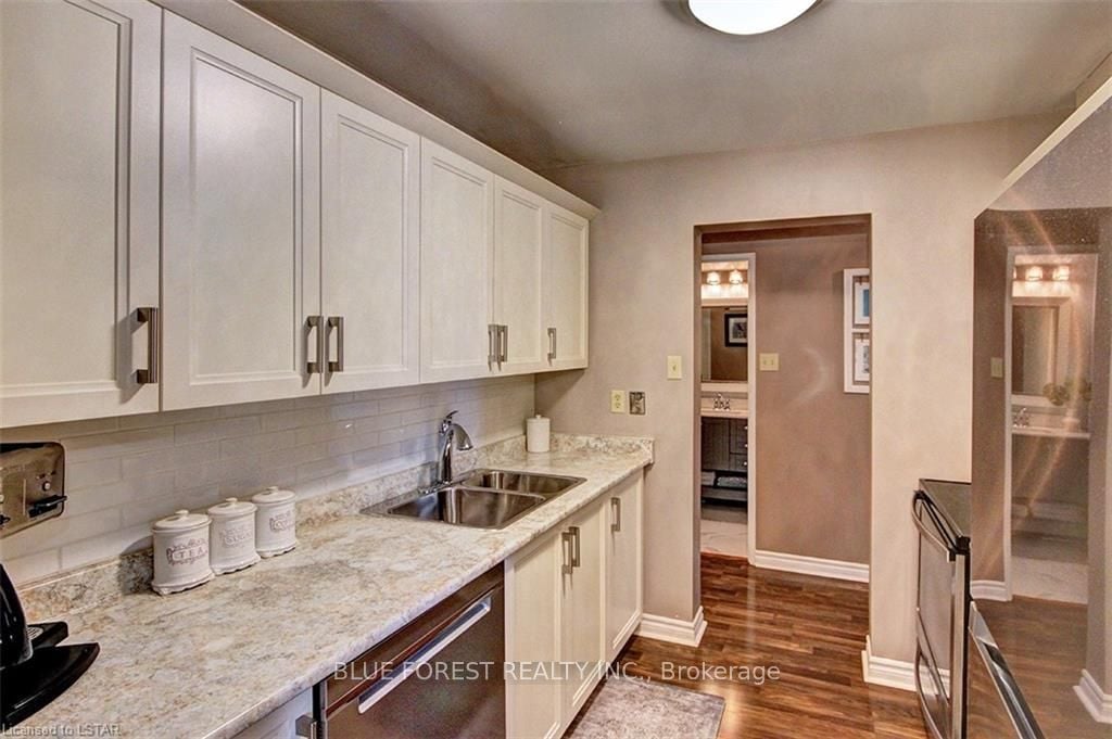 858 Commissioners Rd E 1103