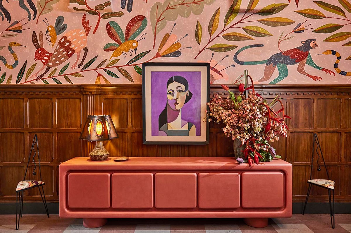 From Fine to Folk: The Mural Mastery of Abel Macias