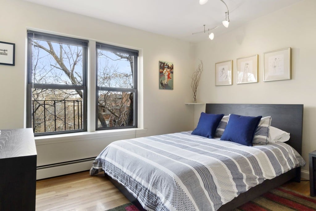 157 W Brookline St #4