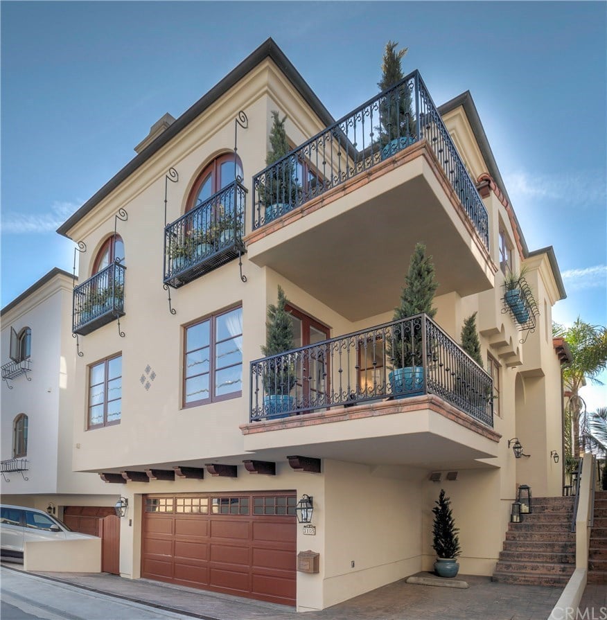 3105 Vista Dr