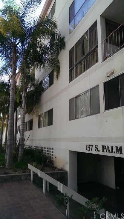 137 S Palm Dr #304