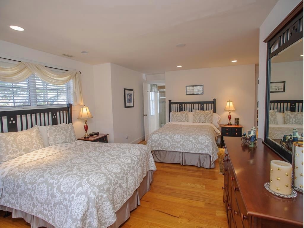 283 Pond Rd